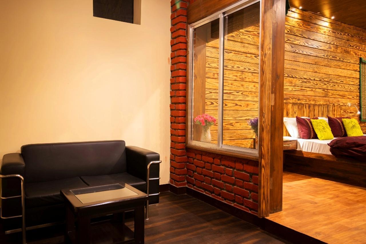 Nirvana Lodge And Lounge Mussoorie Kültér fotó