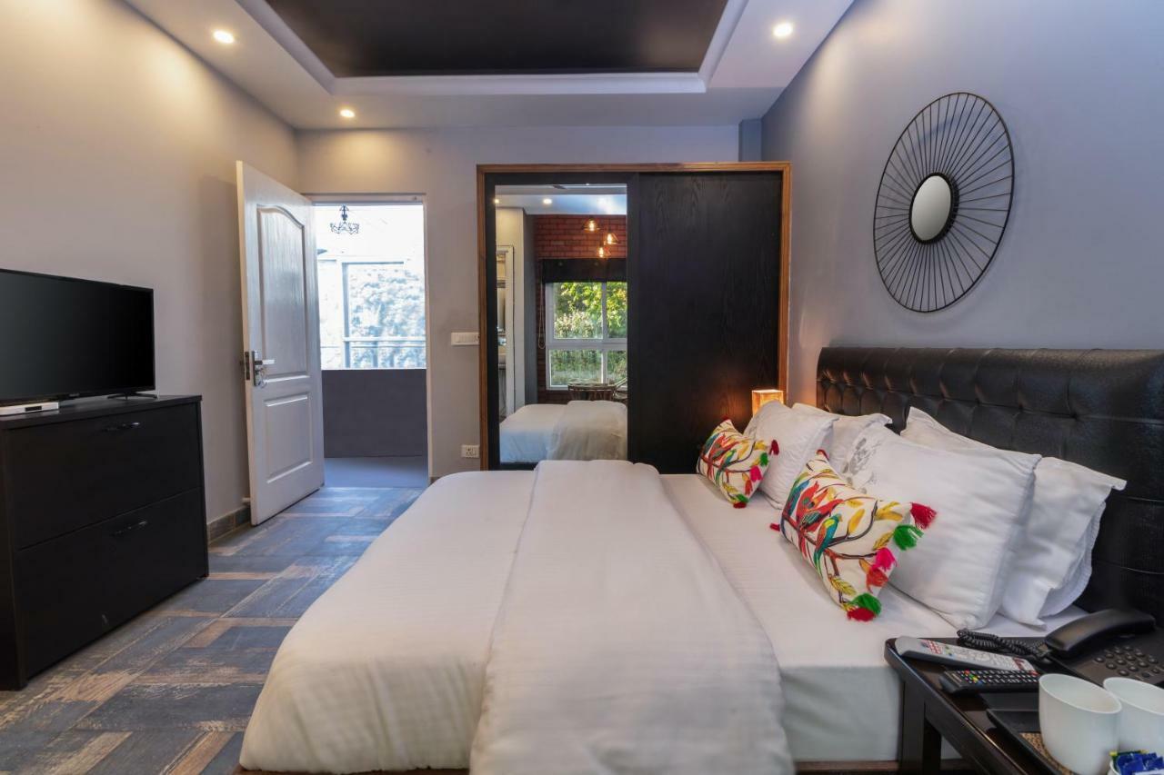 Nirvana Lodge And Lounge Mussoorie Kültér fotó