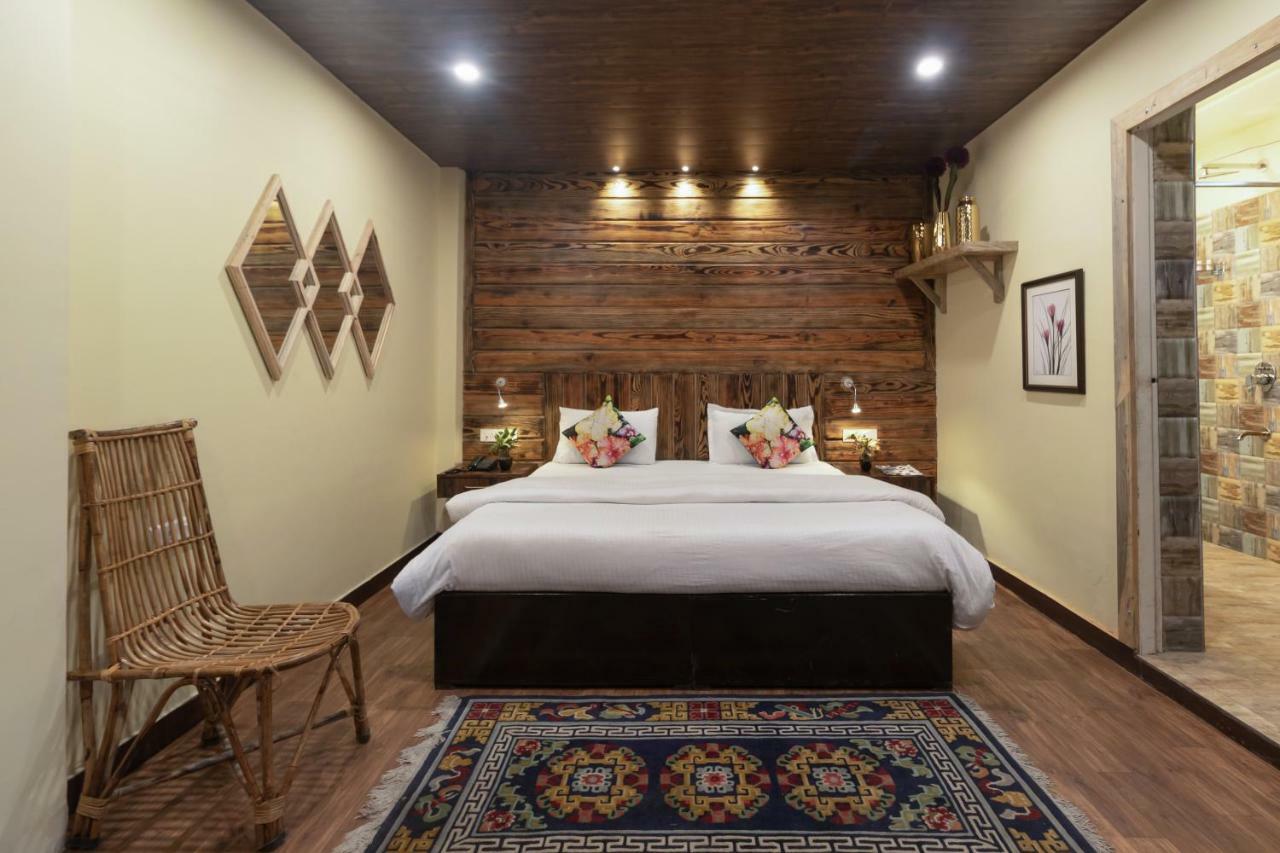 Nirvana Lodge And Lounge Mussoorie Kültér fotó