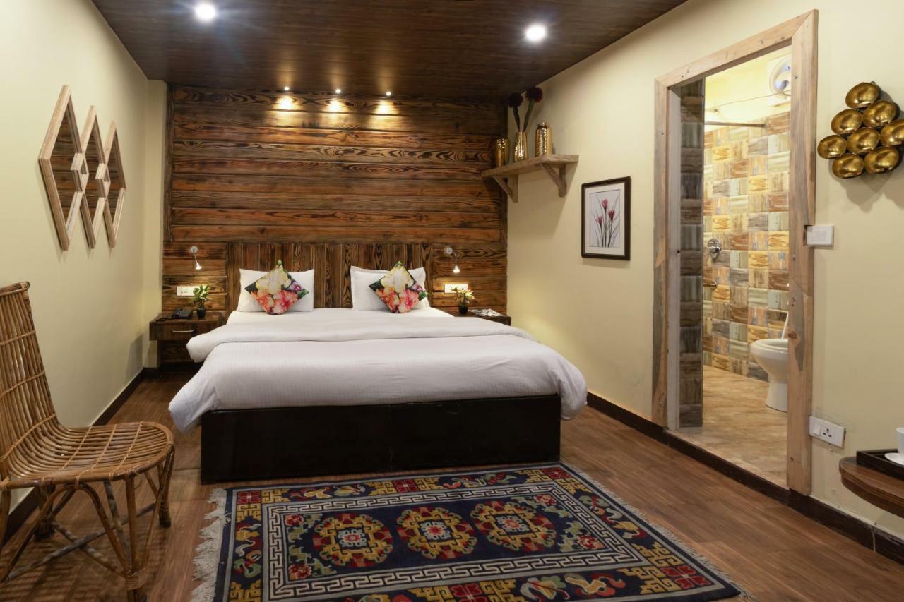 Nirvana Lodge And Lounge Mussoorie Kültér fotó